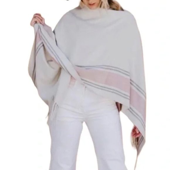 NWT Light Viscose Poncho - Picture 4 of 5